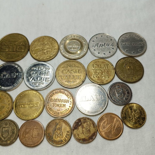 Foreign tokens used, set of 30 collectible coins