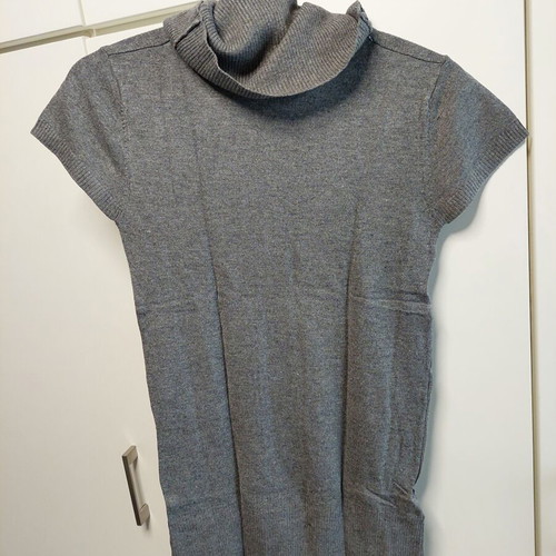 Knitted women's short-sleeve T-shirt like new, one size, gray