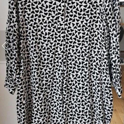 H&M short black and white shirt dress, size S, loose fit