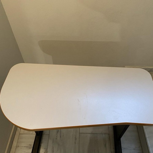 Desk table used, in excellent condition, 3 available