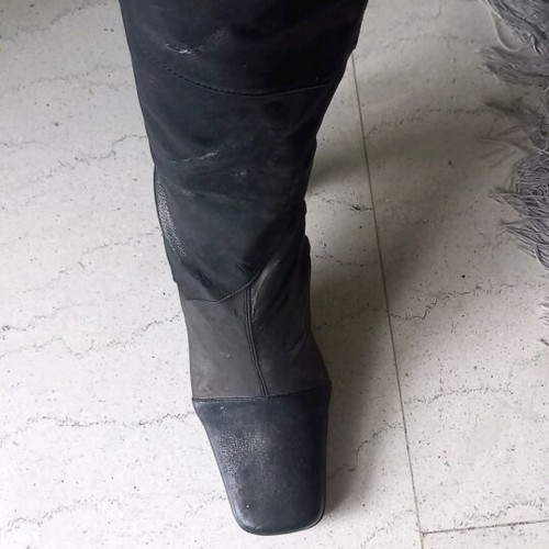 Vintage leather boots with burgundy zipper, like new, size 36