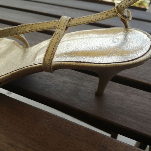 Elite Gold Sandals Size 39 New Leather Low Heel