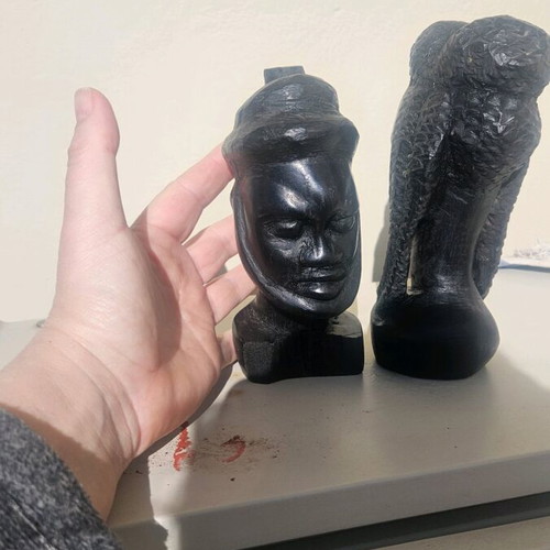 Set of 2 wooden African figures like new