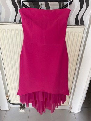 Φούξια φόρεμα m-l μεταχειρισμένο με τούλι στο τελείωμα
