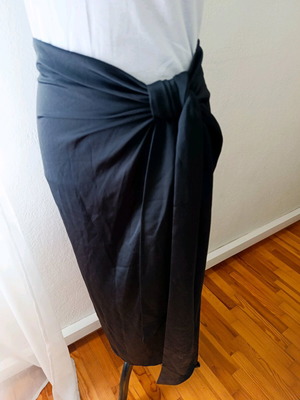 Maxi skirt Zara black like new, Small/Medium