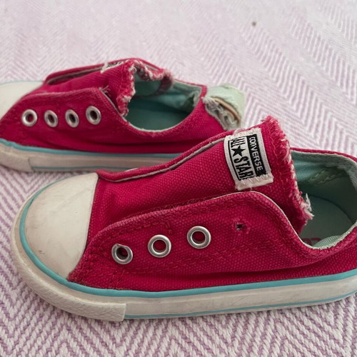 All Star girls shoes used, size 22, with missing ring