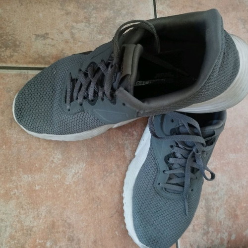 Reebok athletic shoes used, gray, size 37.5-38