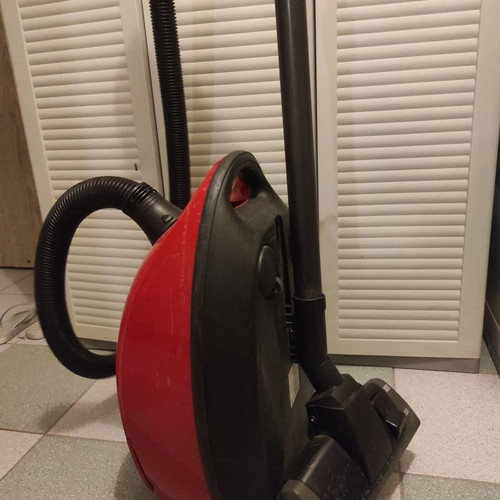Siemens vacuum cleaner like new, 2000 watt powerful suction
