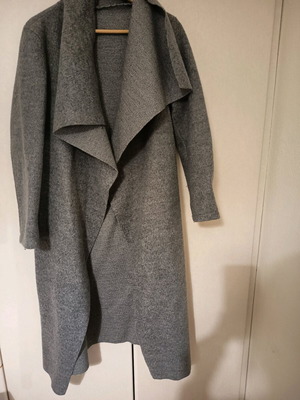 Celestino gray wool coat with belt and large collar like new