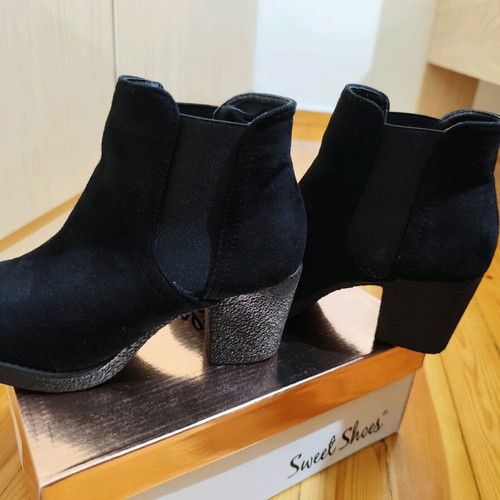 Black women's ankle boots like new, size 37