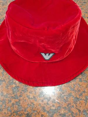 Emporio Armani velvet hat like new, size 57, black and red