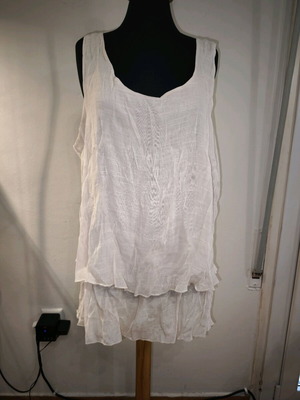 Pink sleeveless blouse new, size XL