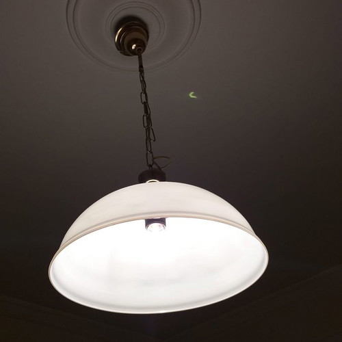 Single light fixture used in excellent condition