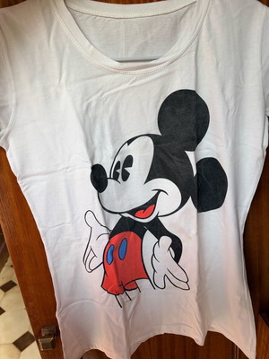 White mako t-shirt used size M
