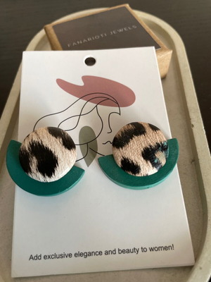 Handmade earrings new, beige and green