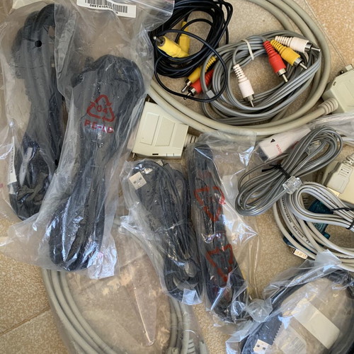 Cable lot like new with PC, internet, audio and video cables