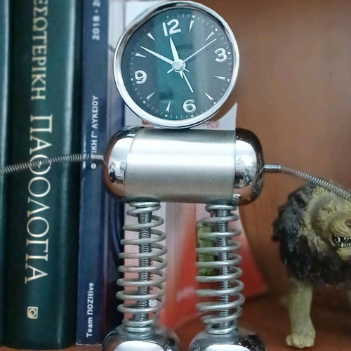 Table clock robot silver like new, analog