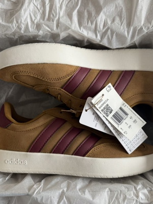 Adidas Barreda ανδρικά αθλητικά παπούτσια καινούργια, καφέ, νούμερα 42 και 43