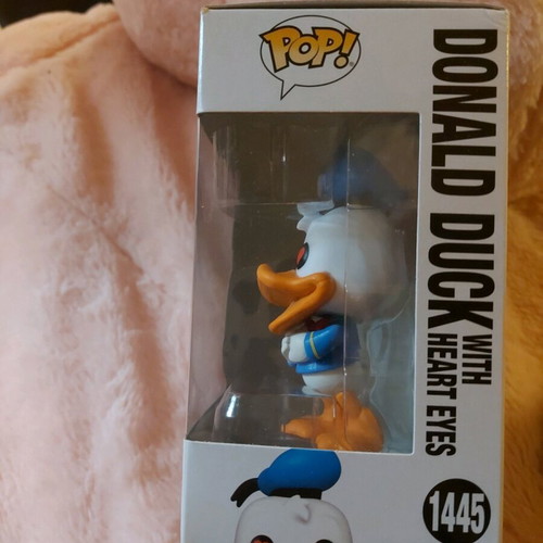 Funko Pop! Disney Donald Duck with Heart Eyes