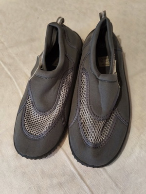 Beach shoes grey, brand new