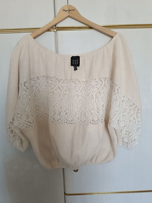 Access blouse like new, beige linen with lace, sizes L-XL