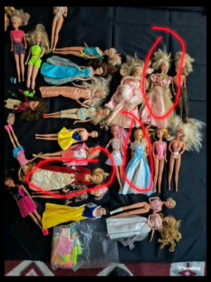 Barbie dolls like new, including Rapunzel and 1980 edition, set of three