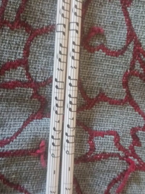 Set of 2 white pencils with musical notes