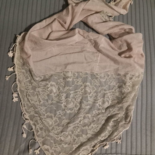 Scarf with lace like new, beige and pink