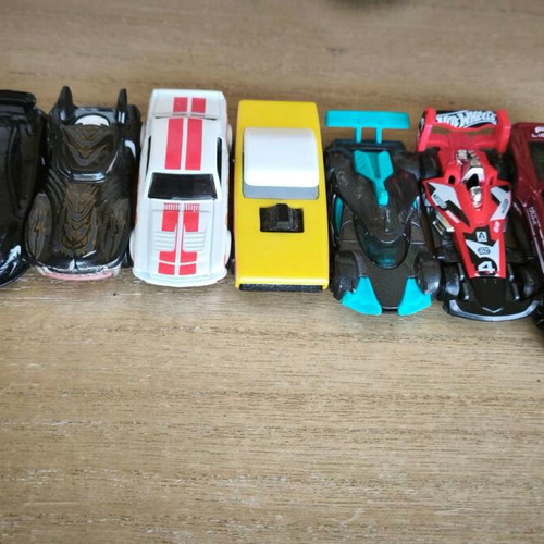 Hot Wheels Die-Cast Toy Cars Set of 7 1:64 Scale like new