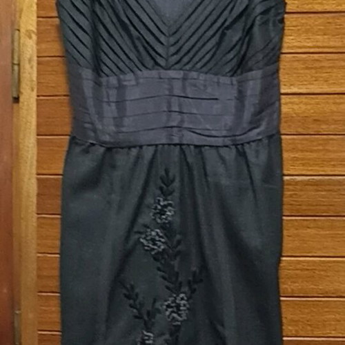 Sleeveless grey dress used, size L, viscose with embroidery