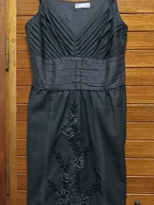 Sleeveless grey dress used, size L, viscose with embroidery