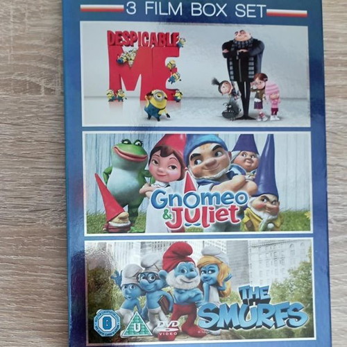 Despicable Me, Gnomeo & Juliet, The Smurfs DVD like new, 3-film box set