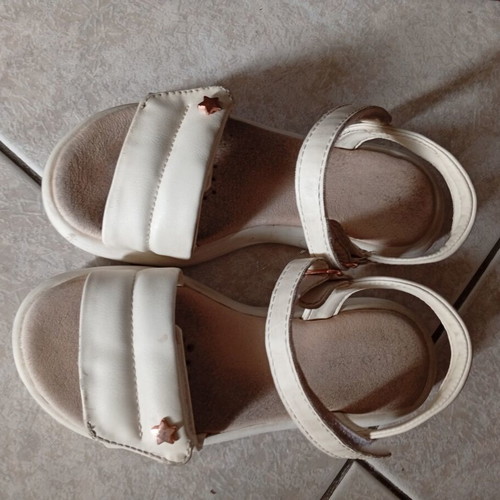 Geox Puffypop Kids Sandals size 32 like new, beige