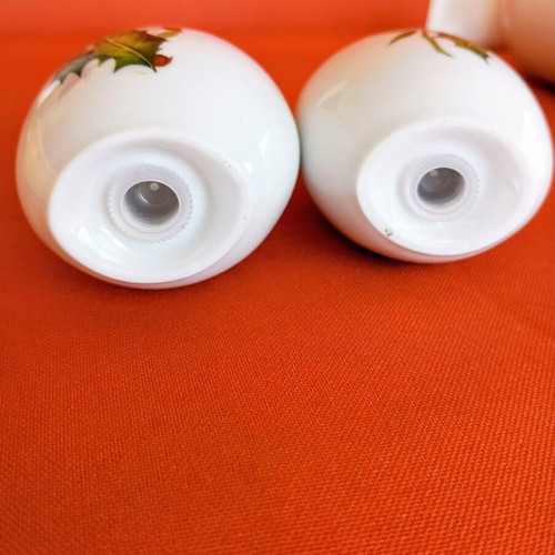 Oil and Salt and Pepper Set Christmas porcelain new, German