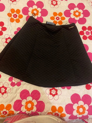 Skirt black size M like new