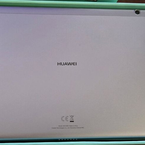 Huawei MediaPad T3 10 like new with minor insignificant scratch