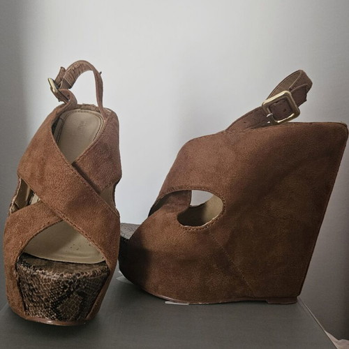 Migato brown suede platform sandals size 37, like new