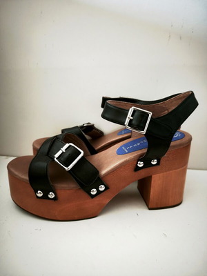 Jeffrey Campbell boho wooden sandals size 41 like new, black