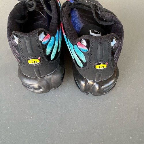 Nike Tn Air athletic shoes new, size 42, black