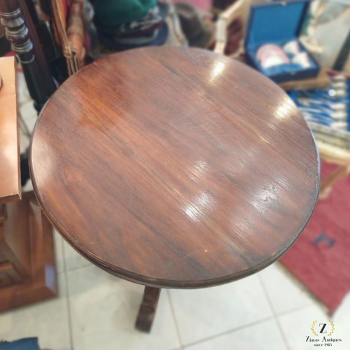 Wooden side table like new with carved tripod base