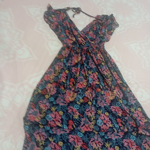 Maxi dress like new with back opening, size M, multicolor