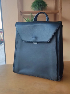 David Jones backpack with adjustable straps, black