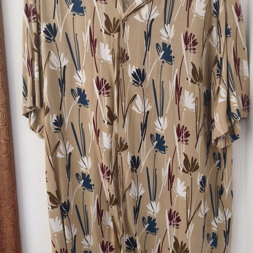 Vittorio Artist viscose shirt large, like new, beige and brown