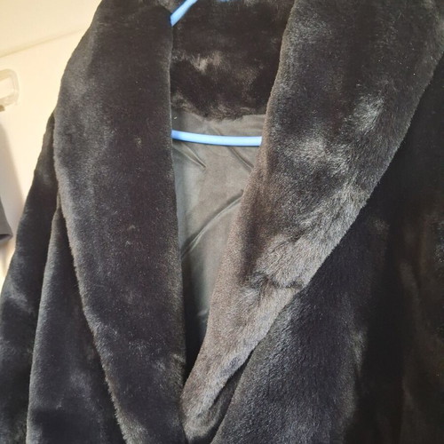 Elegant black fur coat, medium to large size