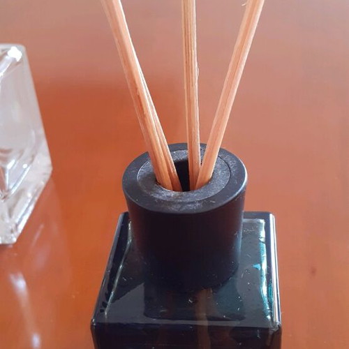 Jars for liquid room fragrance 4 pcs like new