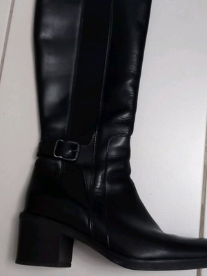Be Woman boots like new, leather with elastic, size 37