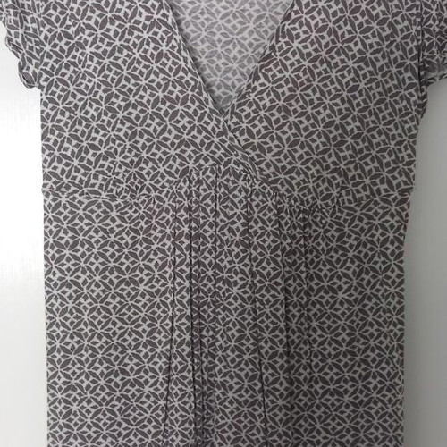 Benetton blouse dress size M/L like new, soft fabric, white and gray