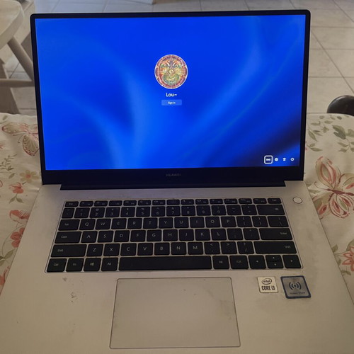 Huawei Matebook D15 laptop used, Intel Core i3, 8GB RAM, Windows 11