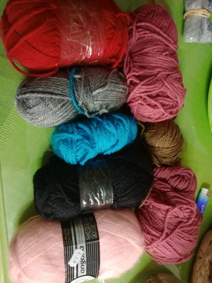 Yarns like new in various shades for crochet