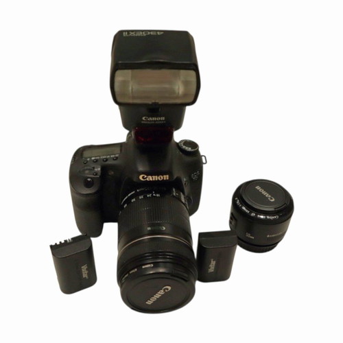 Canon EOS 7D like new with 18-55 and 18-135 lenses, flash, accessories